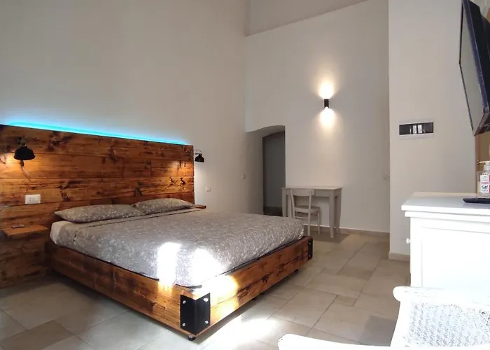 B&B 